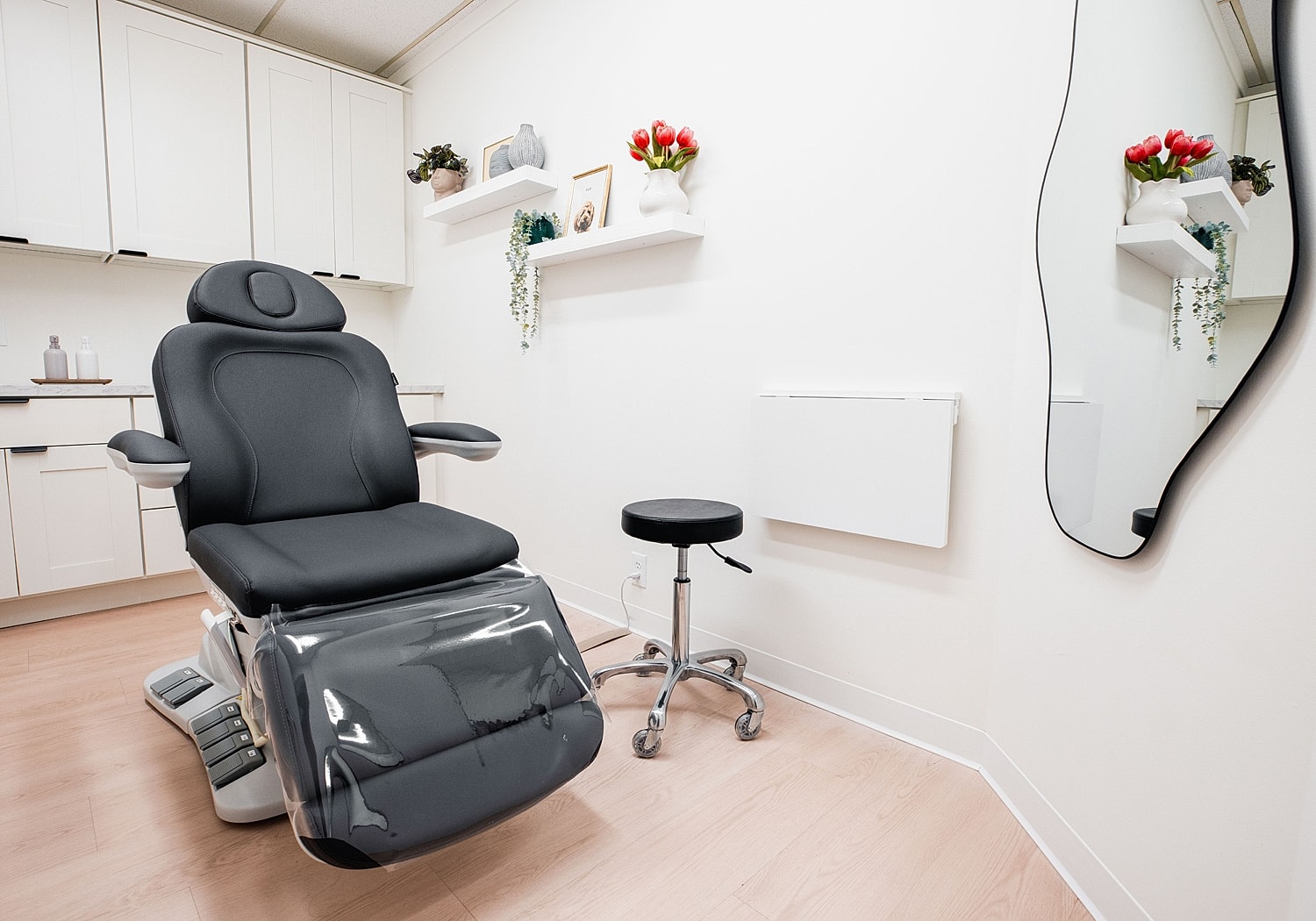 Modern treatment room with a reclining chair.